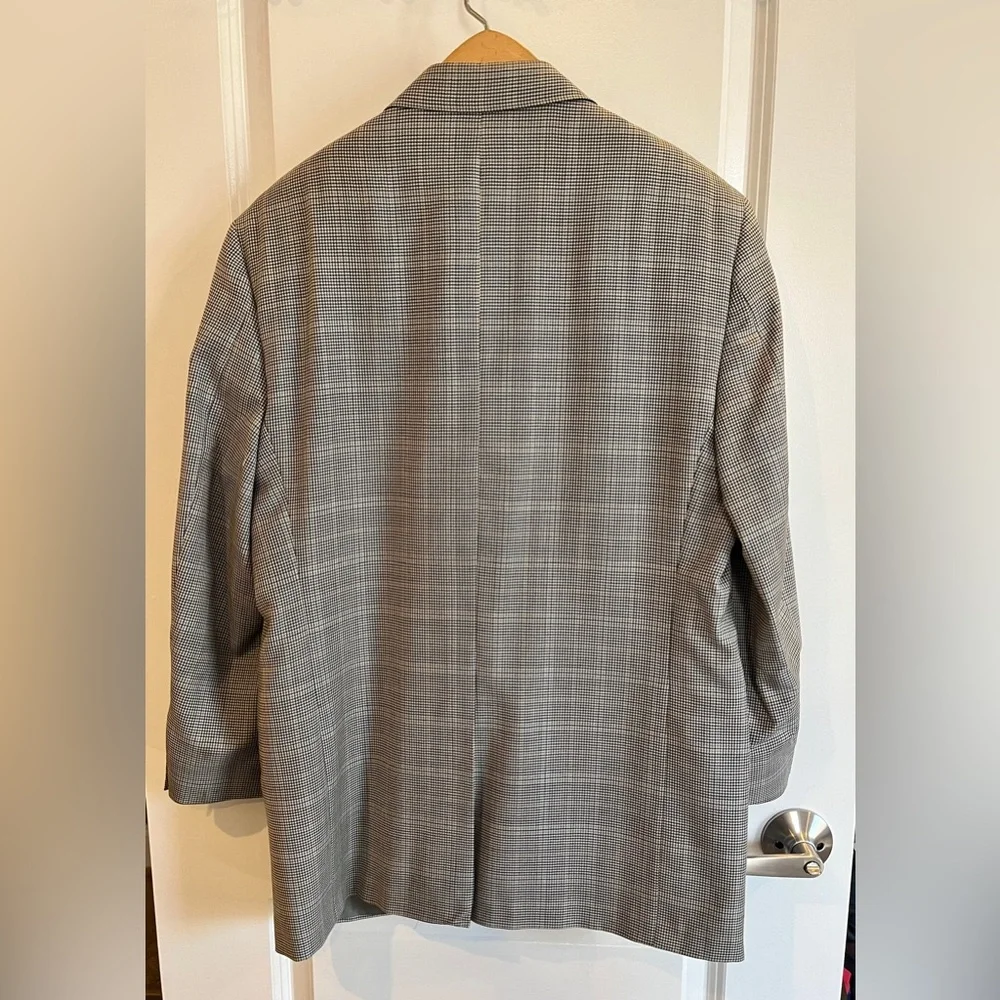 Burberry Black‎ & White Plaid, Lightweight, 100% Wool Sport Coat, Size 39S